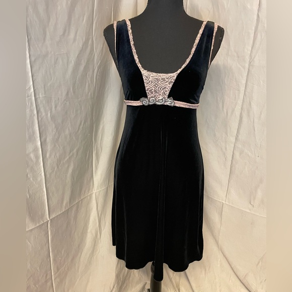 Free People Dresses & Skirts - Free People Black Velvet Dress with Pink Trim